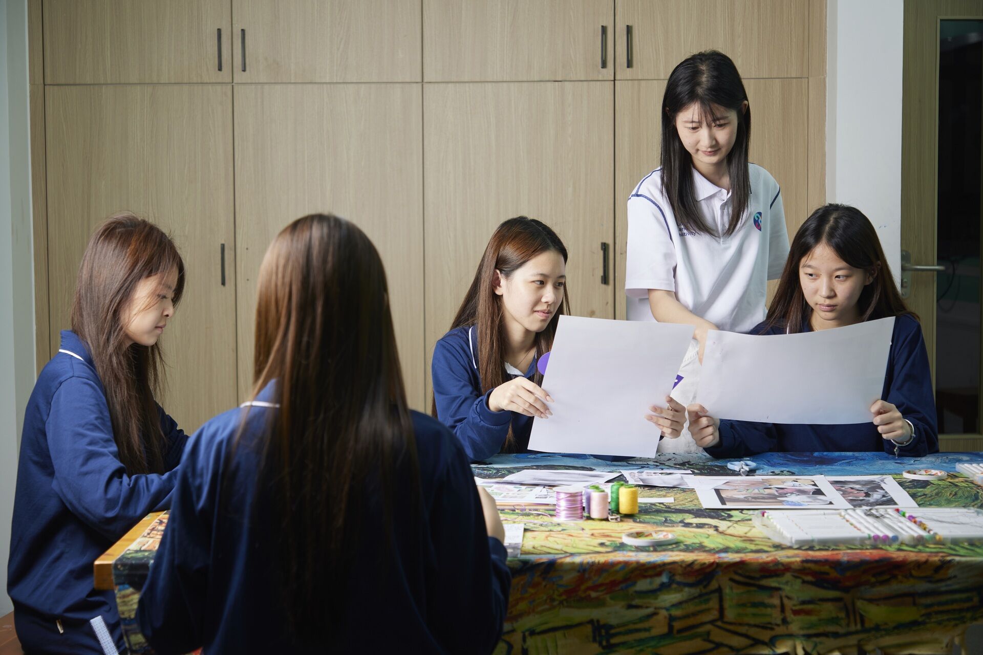 在厦门英才学校，我们给学生准备了四件AI抢不走的“行囊”